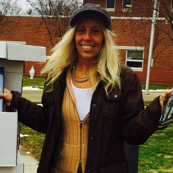 🌹 Meet your Posher, Lisa Marie - Picture 12 of 16